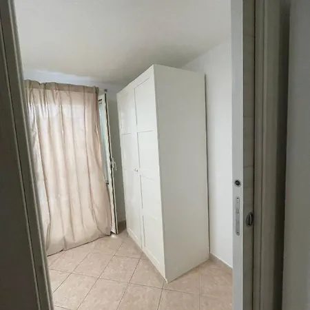 בית נופש Ariel House בארי